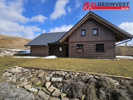 Dvě  horské chaty navzájem propojené ,  240m2, pozemek 834m2. Hynčice pod Sušinou - 0001 chata