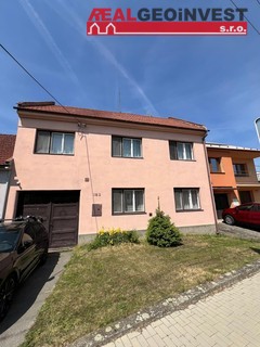 Prodej vícegeneračního domu 300m2, pozemek 480m2 v Pohořelicích - Fotka 1