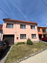 Prodej vícegeneračního domu 300m2, pozemek 480m2 v Pohořelicích